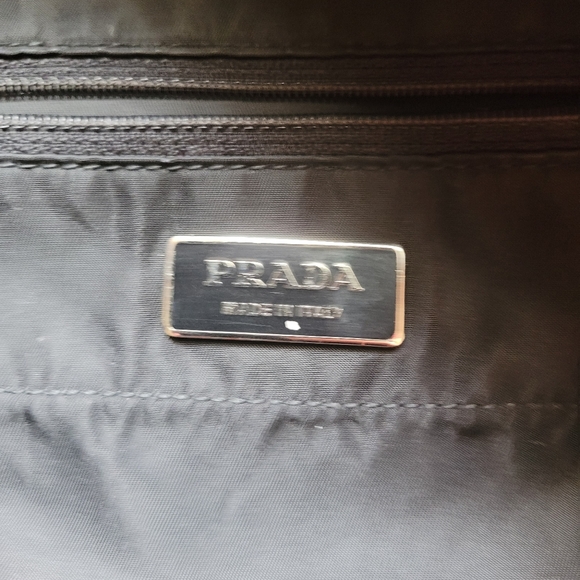 ❌️SOLD❌️ Authentic Vintage Prada Nylon Tote - Picture 5 of 16